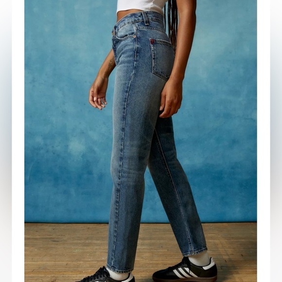 READ DESCRIPTION‼️BDG Cowboy Jean Vintage Destroyed Denim, size 27 - Picture 2 of 11